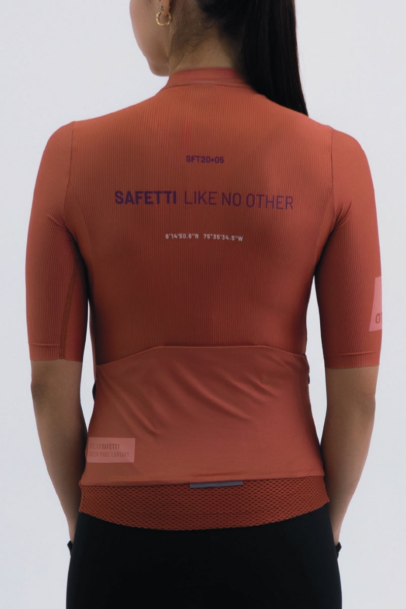 Jersey Fem Latitude Brick