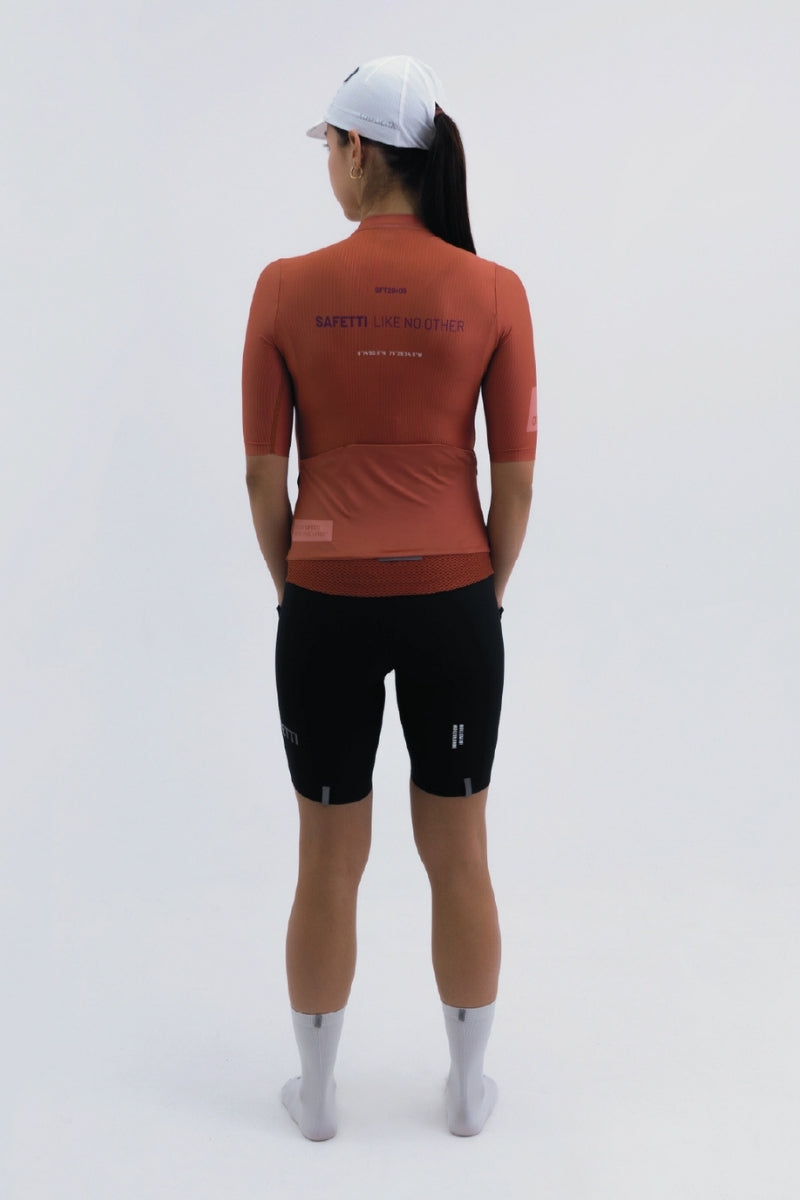 Jersey Fem Latitude Brick